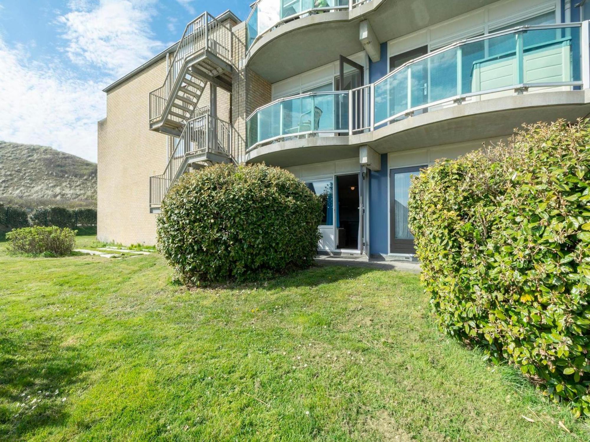 Lovely Apartment With Patio Callantsoog Exterior photo